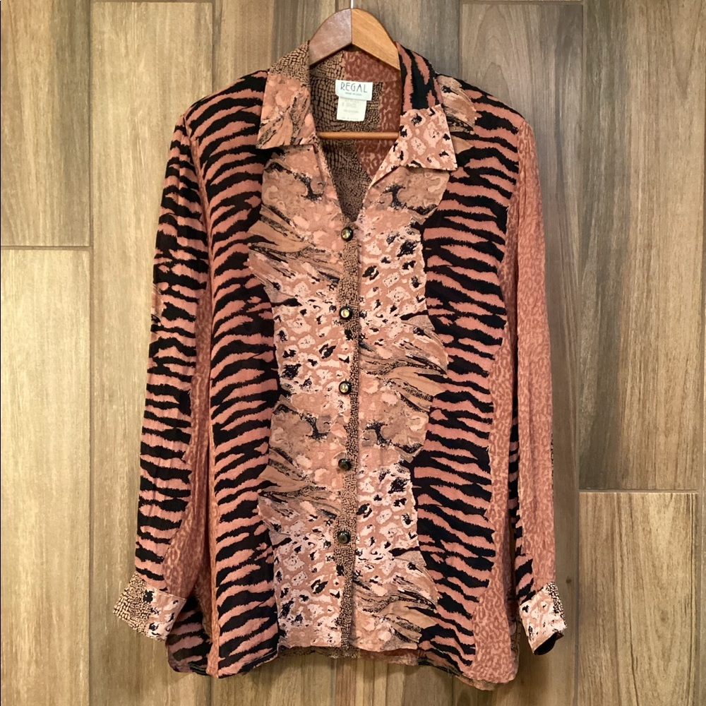 Vintage Regal Animal Print Button Down Shirt Size Medium 🐆🧡🐅